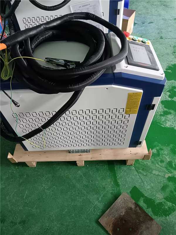 Fiber Laser Welder 2000W - El Tipi 3'ü 1 Arada Lazer
